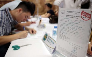 Từ chiều nay, người dân có thể ngồi tại nhà đổi bằng lái xe, thẻ BHYT chỉ bằng... 1 cú click chuột