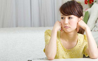 Nửa đêm nhìn cảnh em ấy mặc váy ngủ mỏng manh đi lại trong nhà, tôi hoảng hồn khi phát hiện ra một bí mật tày trời