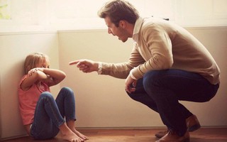 Lỡ mắng mỏ con quá nặng lời thì đây chính là điều cha mẹ nên làm để trẻ không bị tổn thương về sau