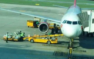 Clip nhân viên sân bay Đà Nẵng ném hành lý hành khách