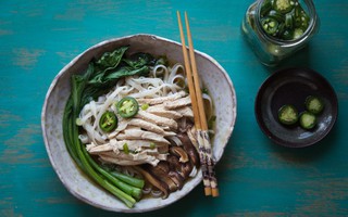 Hễ hôm nào lười biếng là tôi lại nấu món mì này cho bữa tối, cả nhà mê tít