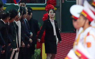 Danh tính em gái ông Kim Jong-un - người cẩn thận thị sát sân ga Đồng Đăng trước khi anh trai xuống tàu