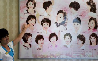 Báo chí nước ngoài từng bất ngờ khi biết phụ nữ và nam giới Triều Tiên làm tóc theo đúng 15 kiểu được quy định