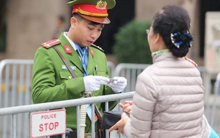 Ngày đầu thượng đỉnh Mỹ - Triều: An ninh thắt chặt tại khách sạn Metropole, người dân lân cận phải xuất trình CMT để được vào nhà