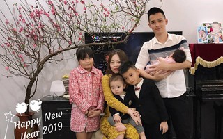 Hội hot mom tươi xinh chúc mừng năm mới: Hằng Túi viên mãn bên đàn con, Huyền Baby sang chảnh ăn Tết nhà ngoại