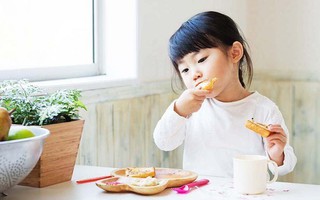 Chuyên gia tiết lộ 15 loại thực phẩm cơ bản nhưng rất cần thiết cho trẻ nhỏ, cha mẹ hãy bổ sung ngay cho con