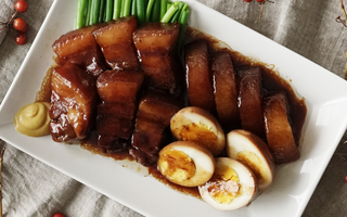 Kho thịt bằng nồi cơm điện: Ngon cấm cãi!