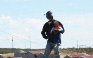 Cha ném 4 đứa con từ ban công xuống đất gây rúng động Croatia