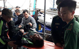 Nổ bình gas trên tàu đánh bắt cá ngoài biển, 6 người trọng thương