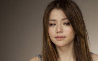 Nửa đêm chị dâu đau bụng đẻ, hành động giật điện thoại và bế chị ra xe của chồng tôi khiến cả nhà chồng đều há miệng kinh ngạc
