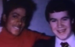 Nạn nhân bị lãng quên trong vụ ấu dâm của Michael Jackson: 13 tuổi bị lạm dụng, cuối cùng vẫn chọn tha thứ cho thần tượng