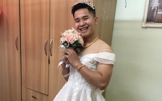 Vợ "nhây" trêu chồng bắt mặc váy cô dâu còn chụp ảnh tung lên mạng khiến ai cũng bật cười