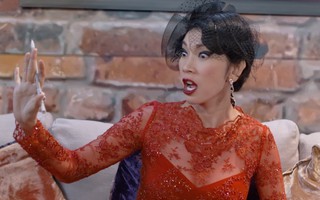 Xuân Lan buồn nôn vì bộ trang phục của Lan Ngọc