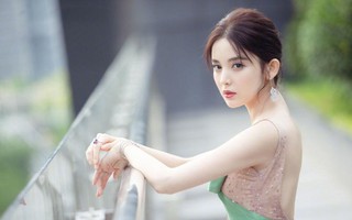 Nhan sắc khó cưỡng và ồn ào tình ái của 3 đại mỹ nhân Tân Cương