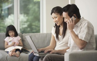 "Con ước gì mình là chiếc điện thoại di động kia, để bố mẹ dành thời gian bên con nhiều hơn"