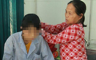 Hai nữ sinh trong vụ lột quần áo, đánh dã man bạn ở Hưng Yên là bác họ của nạn nhân