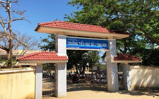 Chó thả rông xông vào trường cắn 6 học sinh