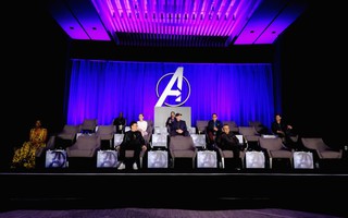 Họp báo "Avengers: Endgame" chừa ghế trống để tưởng nhớ các siêu anh hùng đã hy sinh