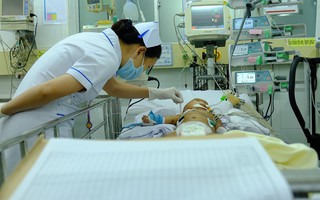 Bé trai 2 tháng tuổi tử vong sau 1 ngày tiêm vắc-xin 5 trong 1: Đến bệnh viện bé đã ngưng tim và chết não