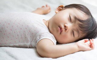 Cả một loạt ảnh hưởng vô cùng tiêu cực khi trẻ ngủ không đủ giấc mà các mẹ chưa chắc đã biết đến