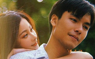 "Người ấy là ai?": Chàng diễn viên kiêm... bán nem ngoài đời điển trai, lịch lãm hơn hẳn trong phim "Mối tình đầu của tôi"