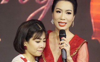 Gầy gò, bé xíu trên sân khấu, khoảnh khắc Mai Phương bật khóc đến run cả người khiến ai cũng xót xa 