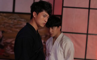Harry Lu đẹp trai ngời ngời khi đứng chung khuôn hình với chàng trai số khổ nhất “Mối tình đầu của tôi”