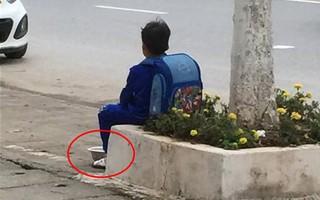Hùng hổ bỏ nhà đi vì bị mẹ mắng, cậu bé khiến dân mạng cười lăn lộn với quyết định bán cà chua kiếm sống
