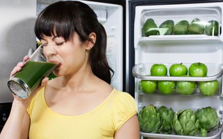 Thanh lọc cơ thể bằng cách chỉ uống nước ép trái cây và nước trong 3 tuần, người phụ nữ nhận cái kết đắng