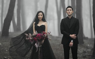Thách cả thế giới có dám “chơi lớn” như cặp đôi này: Làm "đám cưới đen" ma mị và hoang dã khiến dân tình bấn loạn, trầm trồ