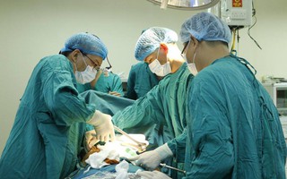 Hà Tĩnh lần đầu phẫu thuật thành công nội soi bệnh lõm ngực bẩm sinh
