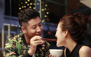 Đi ăn với bạn gặp ngay chồng và bồ nhí đang tình tứ, vợ ra nói mấy câu khiến “tiểu tam” chỉ biết khóc xin tha