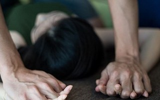 Thanh niên dụ cô gái 23 tuổi đi sinh nhật rồi… hiếp dâm