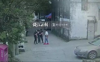 Đi ăn thấy chủ tiệm "quen quen", cảnh sát điều tra mới biết đó là hung thủ giết người 19 năm trước