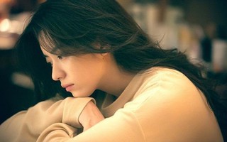 Tình cờ lục lọi máy tính của chồng tương lai, tôi phát hiện một sự thật chấn động, càng đọc tôi càng rụng rời tay chân