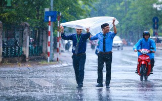 Nền nhiệt giảm nhanh 5 - 7 độ, miền Bắc đón “mưa vàng” giải nhiệt sau nắng gắt