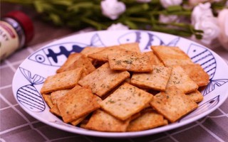 Từ khi biết làm snack khoai tây, nhà tôi chẳng bao giờ phải mua bim bim cho các bé nữa!
