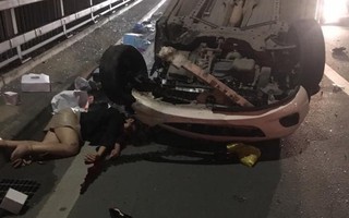 Nữ tài xế lái Mazda đâm xe bồn rồi lật ngửa trên cầu Nhật Tân đã qua cơn nguy kịch