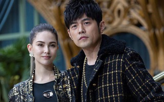 Không quá cầu kỳ nhưng hai vợ chồng Châu Kiệt Luân và Côn Lăng vẫn chiếm trọn spotlight tại show Chanel