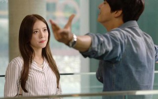 Vô tình nhìn thấy chiếc quần rách tả tơi của vợ, tôi chợt nhận ra mình đã vô tâm và ích kỉ đến thế nào