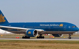 Em bé 2 tuổi hôn mê, máy bay Vietnam Airlines hạ cánh khẩn cấp sau 15 phút bay