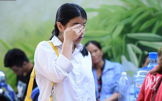 Học sinh khóc vì trường Lương Thế Vinh bất ngờ thay đổi điểm chuẩn giữa đêm, hôm qua đỗ, sáng ngủ dậy trượt