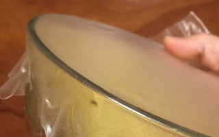 Ngạc nhiên chưa? Màng bọc thực phẩm tự chế từ món đồ nhà nào cũng có, không hề dùng nilon!