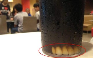 "Vật thể lạ" trong bình trà ngô khiến nhiều người kinh hãi, nhưng hóa ra sự thật lại là...