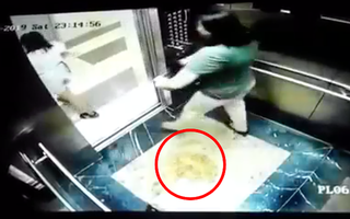 BQL chung cư xử phạt tiểu bậy trong thang máy là không đúng luật