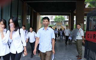 Thí sinh lớn tuổi nhất kỳ thi THPT Quốc Gia 2019: Vị trưởng thôn 47 tuổi quyết tâm lấy bằng tốt nghiệp làm gương học tập cho con cái