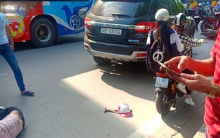 Hà Nội: Xế hộp cuốn người đi xe máy vào gầm, một phụ nữ nguy kịch