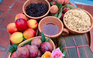 Khoe mâm cỗ Tết Đoan Ngọ cực đẹp và đầy đặn, chàng trai không ngờ bị dân mạng bóc mẽ không thương tiếc