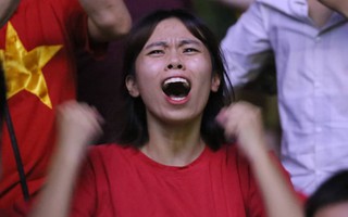 Công Phượng đá hỏng phạt đền, CĐV bật khóc khi Việt Nam bỏ lỡ chức vô địch King's Cup trên đất Thái Lan