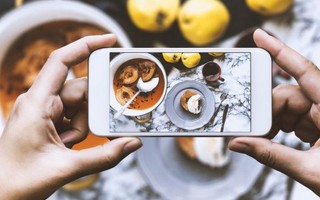 Đi ăn nhà hàng mà muốn check-in, livestream, đây là thời điểm tốt nhất để chụp ảnh, quay clip mà không bị nhân viên khó chịu